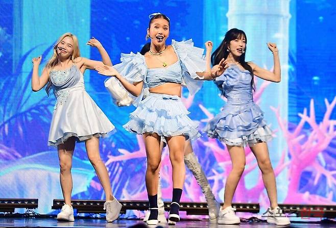 미니 9집 '골든 아워글래스(Golden Hourglass)' 쇼케이스에 참석한 오마이걸 미미. ⓒ이혜영 기자 lhy@hankooki.com