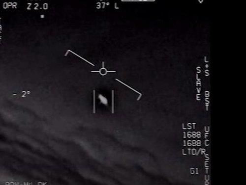 과거 미국 국방부가 공개한 미확인비행물체(UFO)의 모습. /연합뉴스