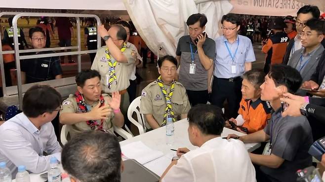 김관영 전북지사가 3일 세계잼버리 조직위와 전북도, 소방 관계자들과 안전 문제를 논의하고 있다. /김 지사 페이스북 캡처