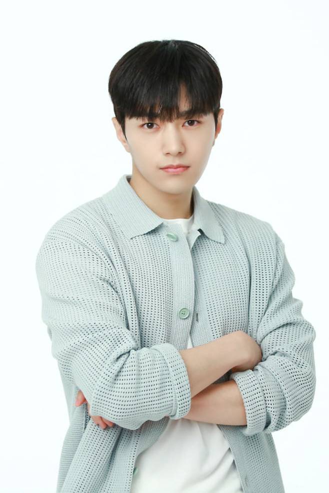 MBC 금토드라마 '넘버스'에서 신입 회계사 장호우 역을 연기한 배우 김명수. 루크미디어 제공