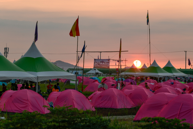 지난 4일 새만금 세계잼버리 야영장 내 텐트가 여럿 놓여 있다. 세계스카우트연맹 제공.