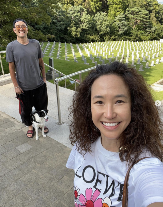 While Choi Min-soo and Kangju visited the National Cemetery with Pet, the National Cemetery was criticized for being a Pet-free zone and apologized.On the 9th, Kangju said through his instagram that the National Cemetery is close to the Cage house, but the Cage couple has been visiting together for the first time today.In the public photo, Pet together with Choi Min-soo and Kangju couple visited the National Cemetery.Kangju is a very precious place, and I know it is a very beautiful place!Also, if you have not been able to go with Cage, you might want to visit the treasure of Cage Country, which I would like to recommend to visit once. Explained.Hwang Shin-hye also said that she was pretty and nice, and she responded that she was too pretty.Some of the netizens pointed out that Pet was not allowed to accompany Pet to the National Cemetery. It is a beautiful place, but it is a place where the monks are sleeping.It is a sublime place, not a place like a puppy going out and defecating.On the next day, Kangju apologized in Korean and English, saying, Do not make mistakes like the Cage couple.Kangjus apology is likely to be dismissed quickly. Many of the netizens in the article said, Thanks to this, I also learned a new area of Pet off-limits.  ⁇   ⁇ ,  ⁇  I took him last time, and the staff explained it gently.There are a lot of people who do not know yet  ⁇   ⁇ ,  ⁇   ⁇  I am glad that I have learned new things at this opportunity  ⁇   ⁇   ⁇  and so on.Meanwhile, Choi Min-soo and Kangju got married in 1994 and have two sons.Kangju SNS