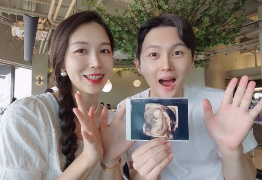 With broadcaster Yang Jung-won reporting on pregnancies after three months of marriage, we took a look at the happy news in August.The photo shows Yang Jung-won, who is holding a baby shoe and making a happy smile towards the camera.Yang Jung-won, who was born in 1989, made his debut in 2006 with MBC High Kick.Since then, TVN has appeared in the season 3, E-channel  ⁇  Why did not you get married?  ⁇   ⁇ , SBS  ⁇   ⁇   ⁇   ⁇   ⁇   ⁇ , web drama  ⁇   ⁇   ⁇   ⁇   ⁇   ⁇   ⁇   ⁇   ⁇   ⁇ .Yang Jung-won is currently serving as a professor at the Department of Medical Pilates of the College of Science at the College of Science, along with broadcasting activities, and married an 8-year-old general businessman in May of this year.Lee Byung-hun - Lee Min-jung, who married in 2013, held his son Jun-hoo in his arms in 2015. The two men had a pregnancies of pregnancies for the second time in eight years.Recently, yeong-suk and Jeong-sik released an ultrasound picture on Instagram. They said, We have not heard from our couple lately?It was a baby angel who had been waiting for a long time, but the late pregnancy was careful, and now it was announced. Tae - myeong told the news of Tae - myeong that it was the sunshine of the glittering morning sun.I hope that the sunshine that grows beautifully in the future will grow. He added, All the pregnant women in the world are fighting. The couple married in October last year after becoming the final couple in Solo  ⁇ , which was broadcasted in December 2021. yeong-suk is an up-cycling businessman, and formal is a public company.