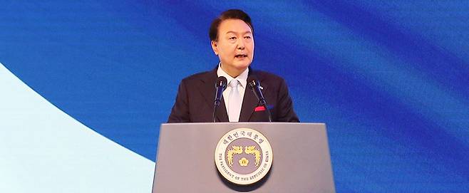 윤석열 대통령이 15일 오전 서울 서대문구 이화여대 대강당에서 열린 제78주년 광복절 경축식에서 경축사를 하고 있다. /뉴시스