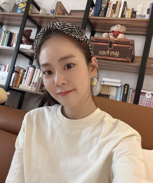 Han Seung-yeon, a member of the group KARA, opened his mouth in connection with the execution by shooting of an evil lioness at an old Ranch.On the 15th, Han Seung-yeon, through his SNS, shared an article related to the lioness who escaped from a Ranch at the Daegu Gyeongbuk Institute of Science and Tech goryeong-gun and was shot by the Execution.Is that so? Locked him up for 20 years.. ⁇  he added.According to the Daegu Gyeongbuk Institute of Science and Tech Fire Department on the 14th, a lioness raised at a private ranch in Okgye-ri, Deokgok-myeon, Goryeong, Esapce the facility at around 7:20 a.m., and an hour later, an execution by shooting took place at around 8:30 a.m.In response to this, the animal rights activist KARA said, According to Ranch, the owner of the  ⁇   ⁇   ⁇   ⁇ ,  ⁇   ⁇   ⁇ ,  ⁇   ⁇   ⁇   ⁇ ,  ⁇   ⁇   ⁇   ⁇   ⁇ ,  ⁇   ⁇   ⁇   ⁇   ⁇ ,  ⁇   ⁇   ⁇   ⁇   ⁇   ⁇ ,  ⁇   ⁇   ⁇   ⁇   ⁇   ⁇ ,  ⁇   ⁇   ⁇   ⁇   ⁇   ⁇   ⁇   ⁇   ⁇   ⁇   ⁇ ,  ⁇   ⁇   ⁇   ⁇   ⁇   ⁇   ⁇ ,  ⁇   ⁇   ⁇   ⁇   ⁇   ⁇   ⁇   ⁇   ⁇   ⁇   ⁇   ⁇   ⁇   ⁇   ⁇   ⁇   ⁇   ⁇   ⁇   ⁇   ⁇  It was a pity that I had to die and die. Han Seung-yeon has been serving as a public relations ambassador for donating food or walking with dogs, as well as doing personal service in search of an organic dog shelter.Han Seung-yeon, who was interested in the issue of animal rights, also voiced his voice in relation to the lioness execution by shooting.On the other hand, Han Seung-yeon is currently appearing on Sandpit  ⁇ , a JTBC entertainment program.HAN SEUNG-YEON SNS