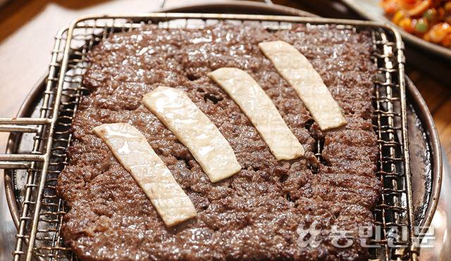 언양식 불고기는 담백한 양념장에 재어 고기 본연의 맛을 느낄 수 있다. 언양=김원철 프리랜서 기자