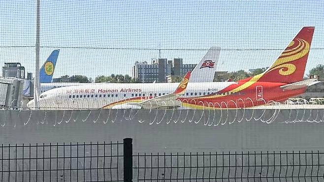 북한 국영 항공사인 고려항공 소속 여객기가 중국 수도 베이징에 착륙해 있다. 연합뉴스