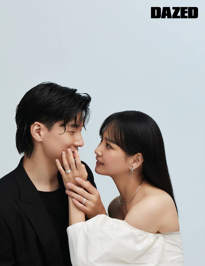 Actors Yoon Seung-ah and Kim Moo Yeol gave their impressions.On the 24th, Magazine Days released an interview with Yoon Seung-ah, Kim Moo Yeols picture.In an interview after the shoot, Kim Moo Yeol said, I am having a thankful time these days. I feel personally various forms of Love. I can see when I have a new family, my child.Yoon Seung-ah said, I am surprised that I am a mother. It is so strange that a baby comes out of a round belly with a human figure.It was the most amazing moment when I first met my child. It was an emotion I had never felt before. Kim Moo Yeol also said, When I put the wedding ring on my left hand, when I was lying down, when I was proposing, when I was married, when I was married, I felt like I was getting married.The Speech I remembered the ring, and the moments that came back to me were so good. Meanwhile, the couple married in 2015 and held their son in their arms after eight years of marriage in June.