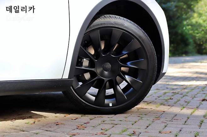 테슬라, 모델 Y RWD