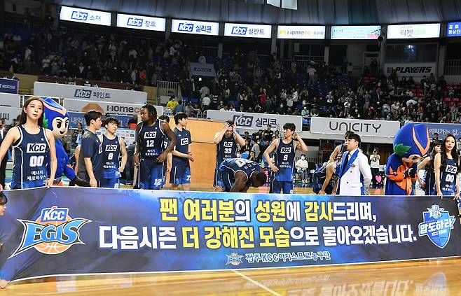 2022-23시즌 프로농구 6강 플레이오프 3차전은 KCC 이지스의 마지막 전주 경기가 됐다.(KBL 제공)
