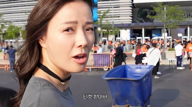 Actor Son Tae-young wowed with daughter at BLACKPINK Concert at United States of AmericaOn the 30th, Mrs.Princeton Son Tae-young channel posted a video titled Son Tae-young (Virog, Concert), which confirmed the popularity of BLACKPINK and the United States of America K POP.On this day, Son Tae-young said, Its the first time Ive ever been alone in a month.Son Tae-young, who decided to enjoy his first festival in July, said, Today I am going to see dance performance for the first time in the United States of America.Son Tae-young, who graduated from Sangmyung University with a bachelors degree in dance, said, I majored in contemporary dance, but now I am going to see dance rather than dancers. The Seoul Dance Company goes to see the performance work at the United States of America Lincoln Center .Son Tae-young said, First of all, I would like to thank you for inviting me, and I am so excited to go to see you this Friday night. I am so excited and excited without children.When I was dating my husband, I once saw a ballet performance at the Lincoln Center and it was my second time. He passed the St. George Bank Washington Bridge.Son Tae-young said, At first, I said GWB, so moms here said, Uh, Ill text you after GWB. Whats that? At first, it was short for the St.George Bank Washington Bridge.Son Tae-young said, I make Miri reservations with my app for parking, and the price goes up. And the SUV is 15%? They charge more.In the expensive United States of America parking fee, Son Tae-young said, So it does not work well.Son Tae-youngs Friend was surprised by Son Tae-youngs focus on parenting, saying, My sister is coming out on Friday nights, and Son Tae-young said, The wind is so cool and good.Its the first Friday night in Manhattan. Its the first time Ive ever been alone.Son Tae-young also met a friend who works as a fashion designer at the United States of America. In a chat about the popular water night in Korea, the friends said, Everybody is good.Its like a bodybuilder, he said. Koreans are getting taller. Son Tae-young said, Okay, Im excited. He expected a performance of work and continued to admire him. He said, I enjoyed Friday Night so well.People watching a movie outdoors.Son Tae-young visited movie Bobby cafe with daughter RihoSon Tae-young said, We also wear one pink one. Son Tae-young, a cute pink pink interior, took a picture of her daughter.Son Tae-young had a great time accepting Miris reserved food.Son Tae-young, who also visited the Brooklyn Bridge, visited BLACKPINK Concert on August 12th.Son Tae-young even wore a BLACKPINK T-shirt in person to match his daughter Riho for the BLACKPINK performance at MetLife Stadium.Son Tae-young said, Ill take a ticket and take a picture inside. Son Tae-young, who even boasted a ticket, finished a thorough inspection of his belongings.Performance Son Tae-young, who arrived in Miri an hour ago, watched the audience gradually getting colder. Son Tae-young admired the audience who filled the big audience seat, saying, It is almost full now. Finally, with the appearance of BLACKPINK, Son Tae-young felt the status of K-pop directly with the audience, saying that he was appalled.Late at 10 pm, Son Tae-young, who was wet with rain after the performance, said, Suddenly the rain just poured out.Fortunately, it was raining at the end of the day, he said. We can do one more song, but if we do not go now, it will be too clogged. An accident can happen. Son Tae-young left the parking lot saying, It is very orderly now, but he was afraid of the dark road. He said, The deer should not come out. He drove a dark road with thunderstorms.Son Tae-young said, At this time, we always sleep or rest, but its scary to come out at night.
