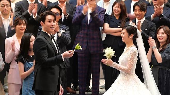 Shim Hyeong-tak - Riho Sayashi Couples  ⁇ Korea Wedding Ceremony ⁇   ⁇ Bridegroom class members are active.Channel A  ⁇ Mens Life - Grooms class these days ( ⁇ Bridegroom lessons)  ⁇  81 times, Shim Hyeong-tak and  ⁇  Japanese wife  ⁇  Riho Sayashis  ⁇ Korea Wedding ceremony  ⁇  Part 2 will be released for the first time.Shim Hyeong-tak divides the Wedding ceremony into one or two parts in the blessing of many guests.In the first part, Shim Hyeong-taks self-celebration is followed by a lottery event for the guests.In the end of the first part, there is time for Shim Hyeong-tak to express his gratitude to Zhang Mo.At this time, Shim Hyeong-tak sincerely conveys the greetings prepared hard in Japanese, making the artisan-Zhang Mo tearful.Shim Hyeong-tak embraces artisans - Zhang Mo and Riho Sayashi together, and promises to never cry and live hard, making the scene into a sea of tears.After a while, Shim Hyeong-tak - Riho Sayashi Couple goes to commemorate with family and acquaintances.Shim Hyeong-tak scans his acquaintances and points out three bachelor entertainers.The main character, who received Shim Hyeong-taks Boutonni ⁇ re, blows up the uppercut ceremony, saying, Lets go to the market!In the second part of Wedding ceremony, the members of  ⁇ Bridegroom class ⁇  take charge of various orders and show their warm friendship. ⁇  First,  ⁇ Mentor  ⁇  Moon Se-yoon came out as a moderator and went out (to see society) even though  ⁇ Steak came out.Lee Seung-cheol, the principal of Bridegroom School, who is in charge of the toast, shouts a short and intense slogan, You are a big hit!In this rich Wedding ceremony, Han Go-eun, a Bridegroom school vice-principal, responded that it was like a broadcasting awards ceremony.Shim Hyeong-tak - Riho Sayashi Couples  ⁇  Korea Wedding ceremony  ⁇  scene, Han Go-eun - Shin Youngsoo, Jang Youngran -  ⁇  Bridegroom class  ⁇   ⁇   ⁇   ⁇   ⁇   ⁇   ⁇   ⁇   ⁇   ⁇   ⁇   ⁇   ⁇   ⁇   ⁇   ⁇   ⁇ .................................
