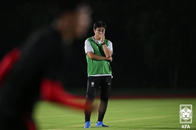 황선홍 감독/대한축구협회