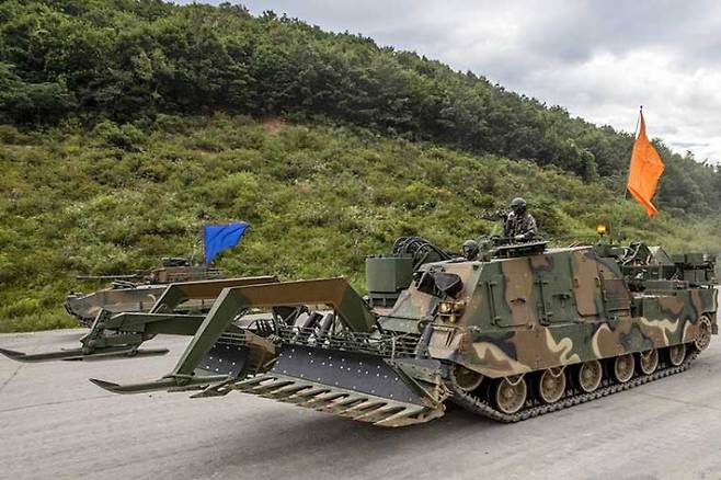장애물개척전차(K600). 연합뉴스