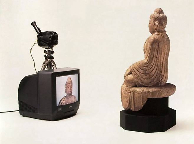 백남준, ‘TV부처’(1974)