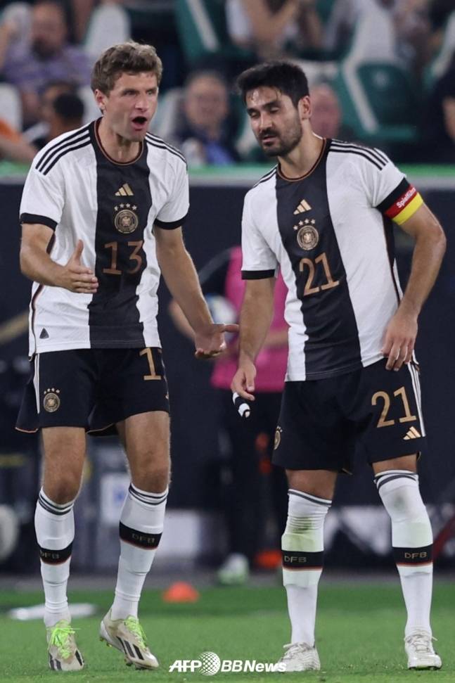 토마스 뮐러(왼쪽)와 일카이 귄도안. /AFPBBNews=뉴스1