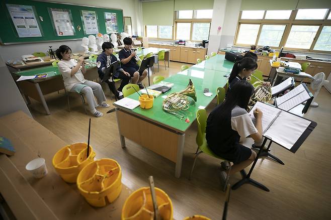 방과후 수업으로 트럼펫과 호른 파트 수업을 받고 있는 석곡중학교 학생들. ⓒ시사IN 이명익