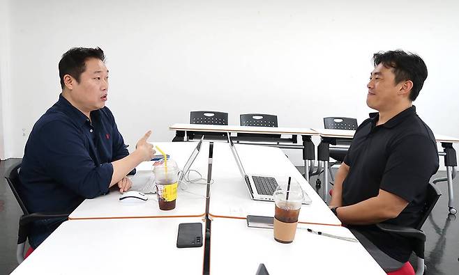 강재상 패스파인더넷 대표(좌)와 권세영 지엠씨랩스 대표 / 출처=IT동아
