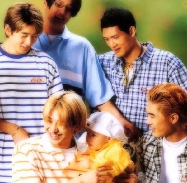 그룹 god는 2000년 아이 재민을 돌보는 콘셉트의 예능프로그램 'god의 육아일기'로 큰 사랑을 받았다. MBC 제공