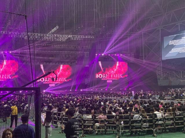▲지난 15~16일 서울 구로구 고첫스카이돔에서 열린 블랙핑크 월드투워 '본핑크' 현장 모습. ⓒ이동연