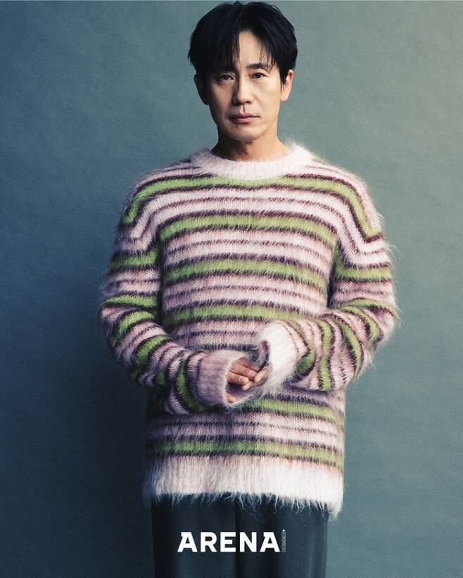 Actors Shin Ha-kyun and Kim Young-kwang exuded a unique aura.On the 20th, Bad guyElectricity  ⁇  Shin Ha-kyun and Kim Young-kwangs Kimi were released in the November issue of  ⁇  Arena Homme Plus  ⁇ .Ginny TV O Lizzy Null Drama  ⁇  Bad guyElectricity  ⁇  is a criminal noir drama depicting the transformation of a living lawyer who met a bad guy into an elite bad guy.The attractive story, hearty directing, and the actors Hot Summer Days shine, and they are getting hot reactions after one or two releases.In the meantime,  ⁇  Bad guyElectricity  ⁇   ⁇   ⁇   ⁇  Shin Ha-kyun and Kim Young-kwangs chemistry is a hot topic.Shin Ha-kyun and Kim Young-kwang expressed various moods in black and white and color.In particular, the two people staring at each other over a long table creates intensity. The aura that breaks through the black and white screen creates tension, reminiscent of the confrontation between those who will face fiercely in the play.Shin Ha-kyun, Kim Young-kwang is playing Hot Summer Days Ginny TV O Lizzy drama  ⁇  Bad guyElectricity  ⁇  Every Sunday, Monday at 10 pm Ginny TV, Ginny TV Mobile, ENA.