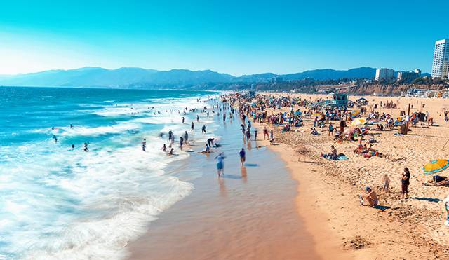 View of the Santa Monica beach미국 로스앤젤레스에서 워케이션을 하면 일을 마치고 산타모니카 해변을 즐길 수 있다.