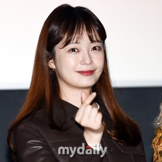 Actor Jeon So-min decided to leave SBS Running Man in six years, and now the publics attention is naturally focused on who will become the Running Man successor to Jeon So-min.Jeon So-min will disjoint Running Man after the recording on the 30th. For the time being, Running Man will be operated by six members including comedian Yoo Jae-Suk, Ji Suk-jin, Yang Se-chan, singer Kim Jong-kook, Haha and actor Song Ji-hyo.Previously, Running Man was conducted as a six-member system for about six months from November 2016 to April 2017.At that time, there were six people including Yoo Jae-Suk, Ji Suk-jin, Kim Jong-kook, Haha, Song Ji-hyo and actor Lee Kwang-soo.Then, in April 2017, Yang Se-chan and Jeon So-min joined the eight-member system for more than four years, and Lee Kwang-soo disjointed after the broadcast in June 2021, .This time, with the disjoint of Jeon So-min, Running Man is going back to the six-member system in about six years.It is crucial how long the Running Man will maintain the six-member system and who will be replaced by Jeon So-min.Yoo Jae-Suk is another entertainer MBC What do you do when you play?Was disjointed by comedian Jeong Jun-ha and gag woman Shin Bong-sun in June, and then resumed after a one-month reorganization period, during which the model was introduced as a new member.However, What do you do when you play? Is a decision to disjoint Jeong Jun-ha and Shin Bong-sun.Also, despite the fact that the new member has been put in, it is dominant that it has not been able to clean up the slump before the reorganization period.For Running Man, it is worth referring to the precedent of What do you do when you play?Like Jeong Jun-ha and Shin Bong-sun of What do you do when you play?, Jeon So-min is also a member of Running Man because of memberYi Gi who has been loved and supported by viewers.It is a burden to be replaced by whoever succeeds. Because the footprint left by Jeon So-min in Running Man is clear, the successor member is inevitably compared with Jeon So-min for the time being.On the other hand, on the other hand, on the other hand, on the other hand, on the other hand, on the other hand, on the other hand, on the other hand, on the other hand, on the other hand, On the other hand, on the other hand, on the other hand, On the other hand, on the other hand, on the other hand, On the other hand, on the other hand, On the other hand, on the other hand, On the other hand, on the other hand, On the other hand, I made the decision that I needed time, he explained.