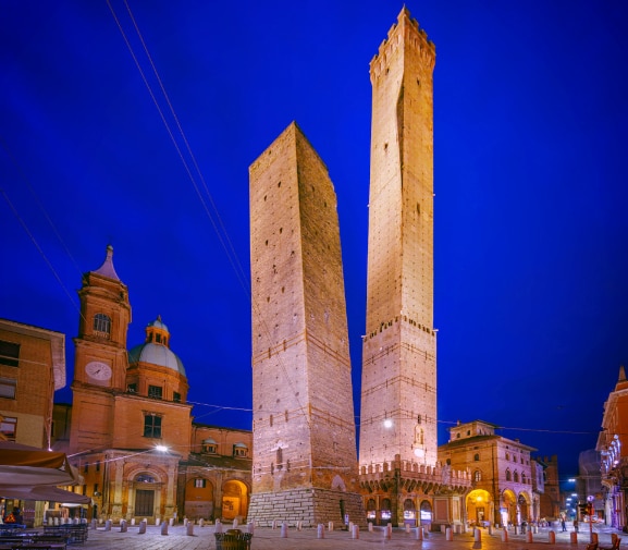 이탈리아 볼로냐의 상징인 '두 개의 탑'./인스타그램