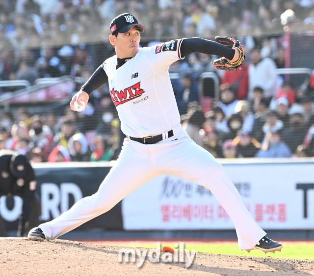 2023년 11월 11일 경기도 수원 KT위즈파크에서 열린 '2023 신한은행 SOL KBO 포스트시즌' 한국시리즈 4차전 LG 트윈스와 KT 위즈 경기. KT 김재윤./마이데일리