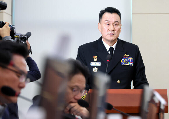 김명수 합동참모본부 의장 후보자가 15일 국회에서 열린 인사청문회에서 머리발언을 하고 있다. 연합뉴스