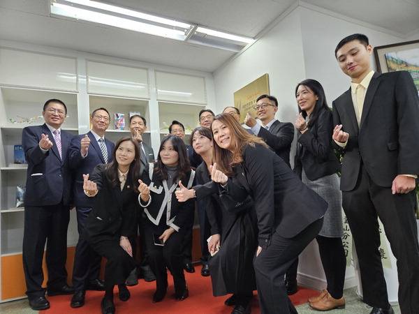 지난 13일 부산 중구 중앙동 유창빌딩 9층에서 대만관광청 부산사무소 현판식이 열렸다.