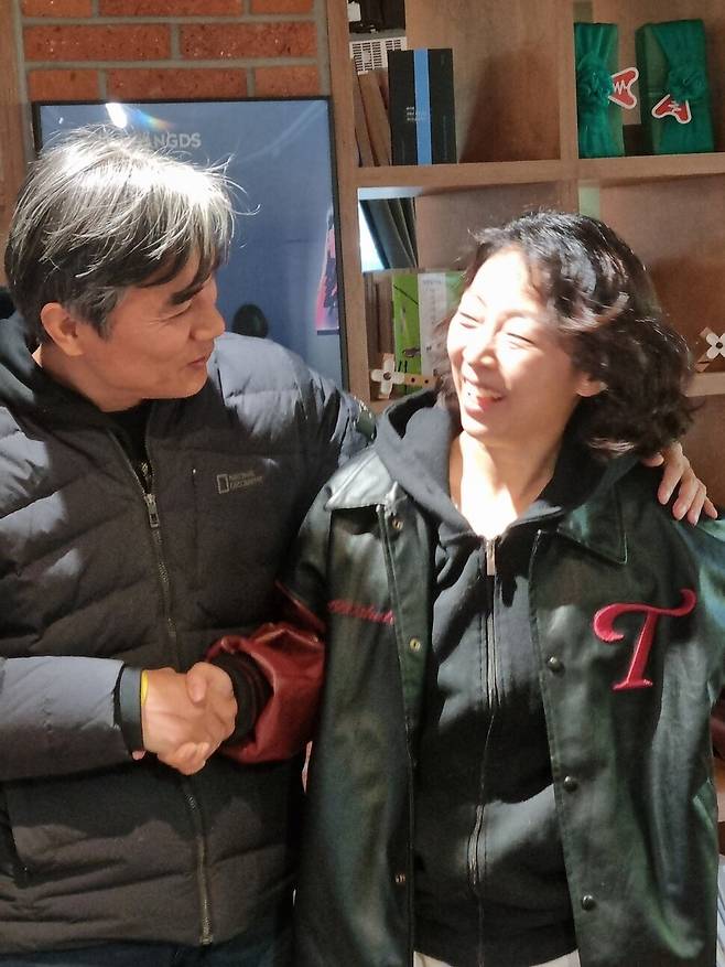 연극 ‘우리’는 공동 연출자 이해성과 홍예원의 불꽃 튀는 논쟁과 설전의 기록이다. 임석규 기자
