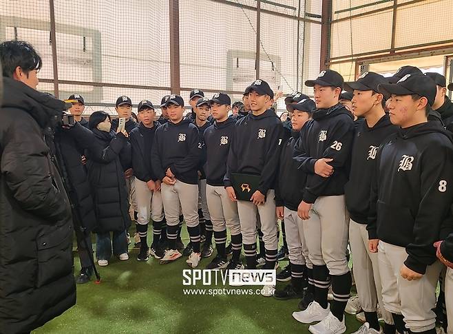 ▲ 부천중을 찾은 김하성 ⓒ 부천, 김민경 기자