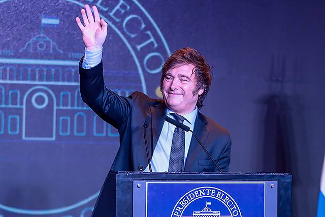 ▲ 19일(현지시각) 하비에르 밀레이 '전진하는 자유 동맹' 후보가 당선 확정 이후 부에노스아이레스에서 지지자들에게 연설을 하고 있다. ⓒ신화통신=연합뉴스