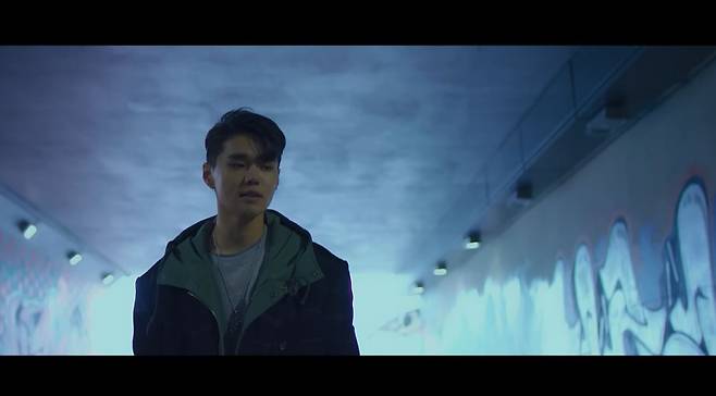 사진=딘 'D' 뮤직비디오 캡처