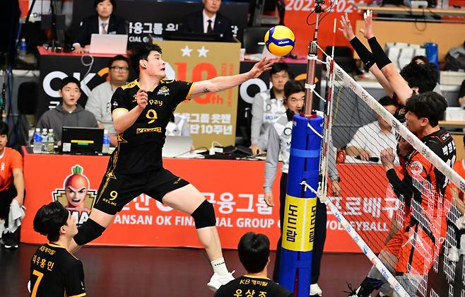 KB손보가 매끄러운 연결을 보여주지 못하며 11연패에 빠졌다. 사진=KOVO