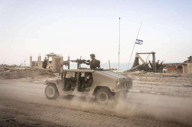 팔레스타인 가자지구 북부에서 작전 중인 이스라엘군의 모습. / 사진=이스라엘군