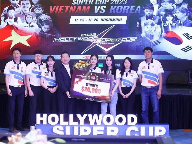 베트남 호치민에서 열린 ‘2023 허리우드 슈퍼컵’에서 우승한 한국 선수단이 기념 촬영을 하고 있다. 사진제공 | 허리우드