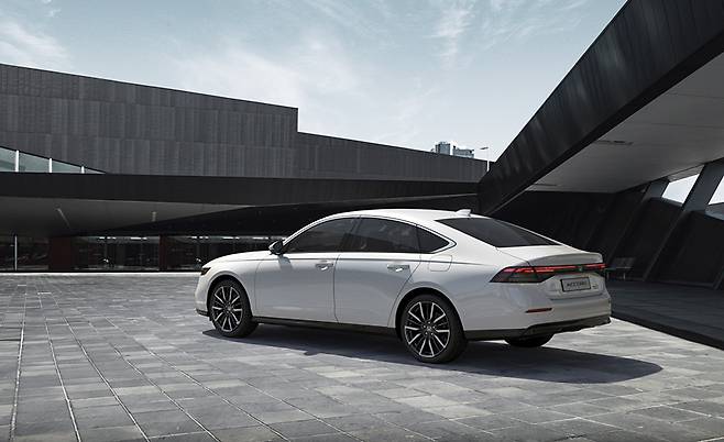 혼다 어코드 하이브리드. 혼다