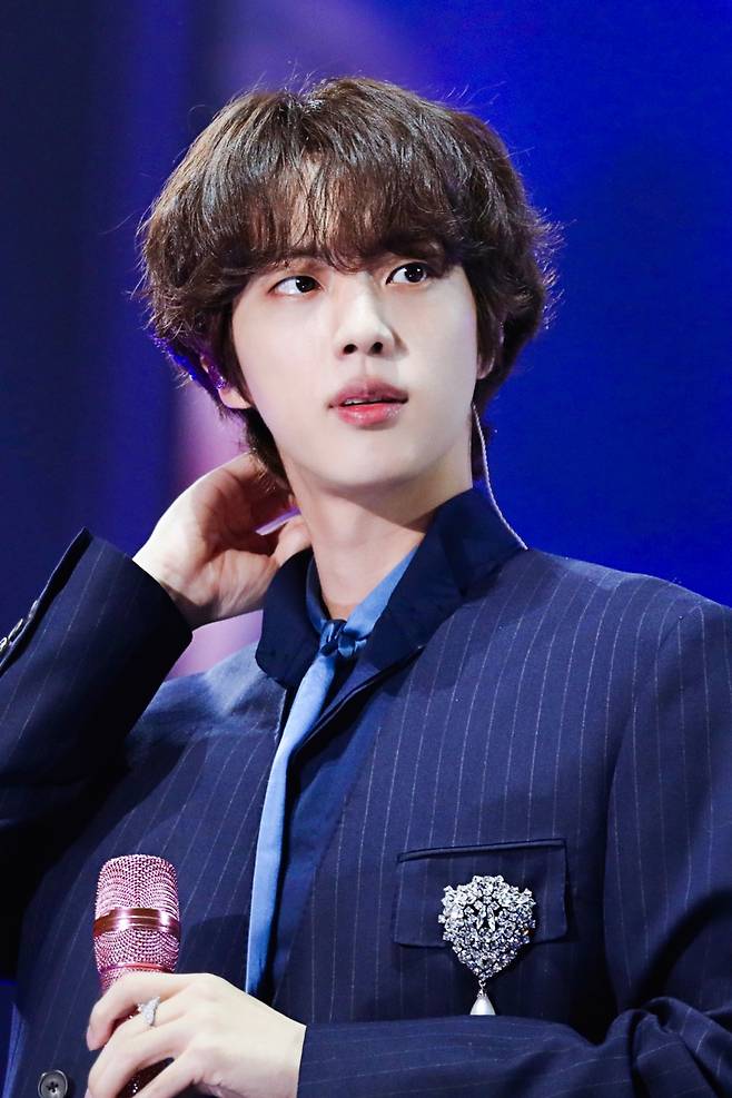 역대급! 방탄소년단 진 생일 축하 'Jin'Story 전시' 개최