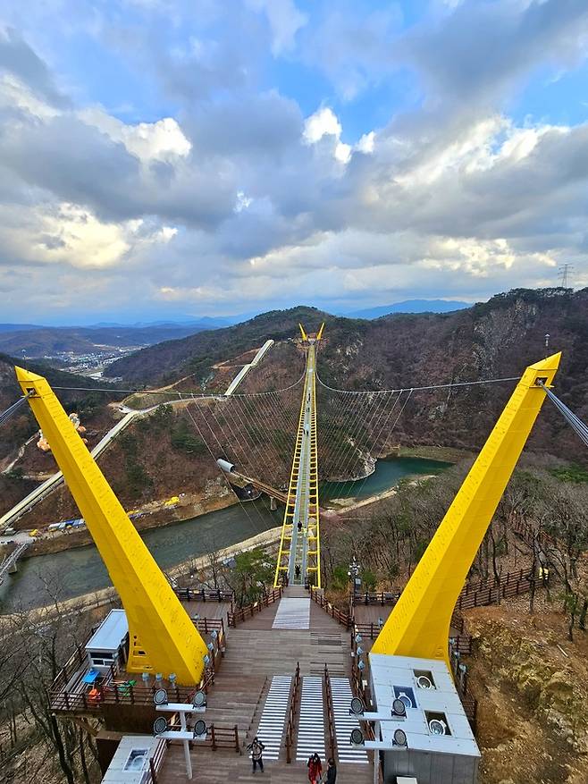 소금산 울렁다리.