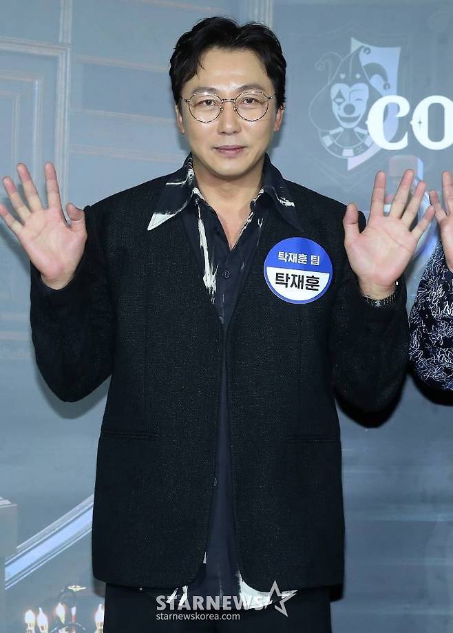 가수 탁재훈이 11월 27일 오후 서울 성동구 메가박스 성수에서 진행된 넷플릭스 예능 '코미디 로얄' 제작발표회에 참석해 포즈를 취하고 있다. '코미디 로얄'은 K-코미디를 대표하는 20인이 넷플릭스 단독 쇼 런칭 기회를 두고 나이, 경력, 계급장 떼고 붙은 웃음 배틀 예능이다. 오는 28일 공개. 2023.11.27 /사진=김창현