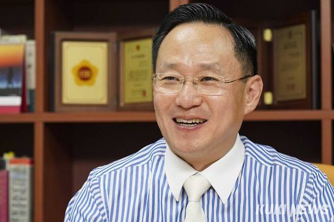 이승복 서울시의원(국민의힘·양천구 제4선거구)이 지난 4일 서울특별시의회 의원회관에서 쿠키뉴스와의 인터뷰에서 발언하고 있다. 사진=임형택 기자