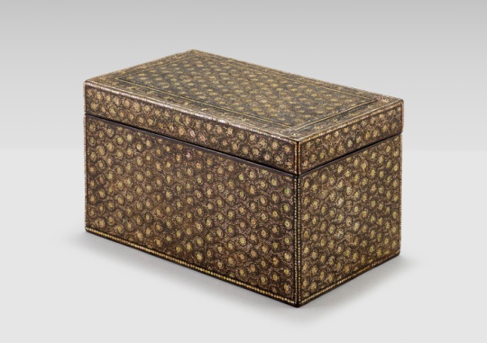 The Najeon Chrysanthemum Vine Patterned Box, the highest-quality Goryeo Dynasty Najeon lacquerware ever returned from Japan, is on public display for the first time in a special exhibition at the National Palace Museum of Korea. Courtesy of the National Palace Museum