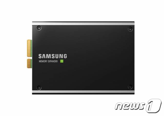 삼성전자의 CXL 2.0 D램. (삼성전자 제공)