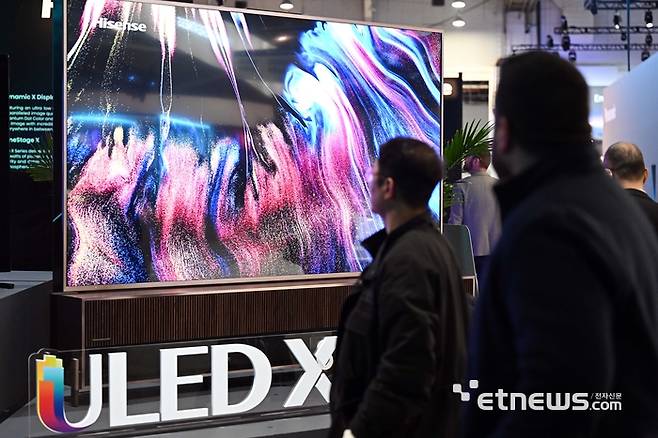 CES 2023 하이센스 부스에 전시된 110형 ULED X(이동근기자 foto@etnews.com)
