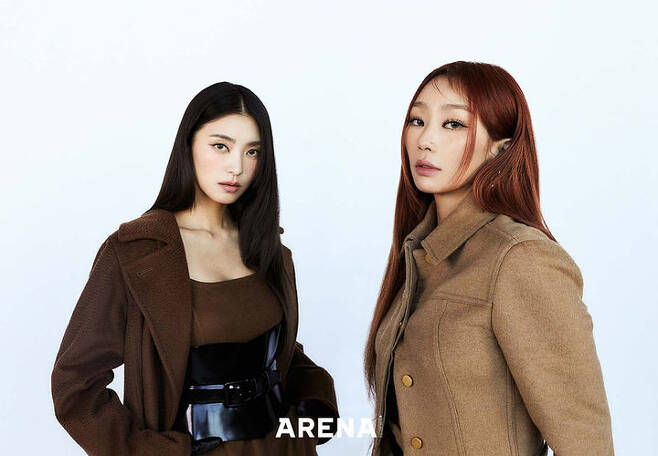 = Duo Sistar19 members Purple and Hyolyn showed off their mature beauty.On the 19th, magazine Arena Homme Plus released pictures and interviews with Purple and Hyolyn.Purple said, I made a big decision called Sistar19 and found a sense of security.Hyolyn said, I would like to convey our pictures and messages to those who have reflected and refined our minds and thoughts as much as possible in the appearance of Sistar19.Sistar19 is made up of member Hyolyn and Purple of the four-member girl group Sistar who debuted in 2010.He succeeded in a series of hits with his first single Ma Boy in 2011 and a single I do not have released in 2013.