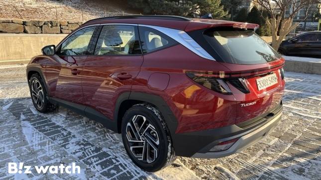 더 뉴 투싼에는 전방 충돌 방지 보조(FCA), 차로 이탈방지 보조(LKA), 후측방 충돌방지 보조(BCA) 기능 등이 들어갔다./사진=정민주기자