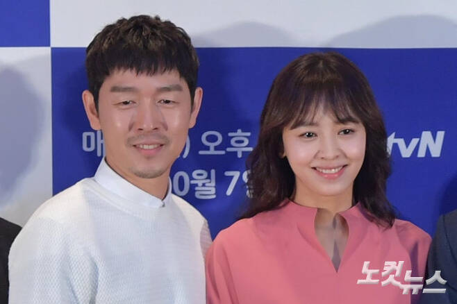 피아니스트 김가온(왼쪽)과 배우 강성연. 박종민 기자