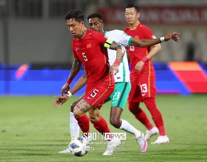 ▲ 아시안컵 8강 진출을 목표로 하는 중국 축구대표팀이 오만과 평가전에서 완패했다